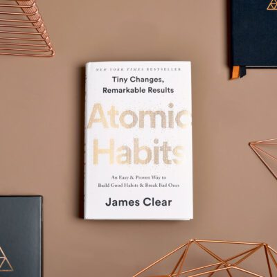 Buku Atomic Habits oleh James Clear